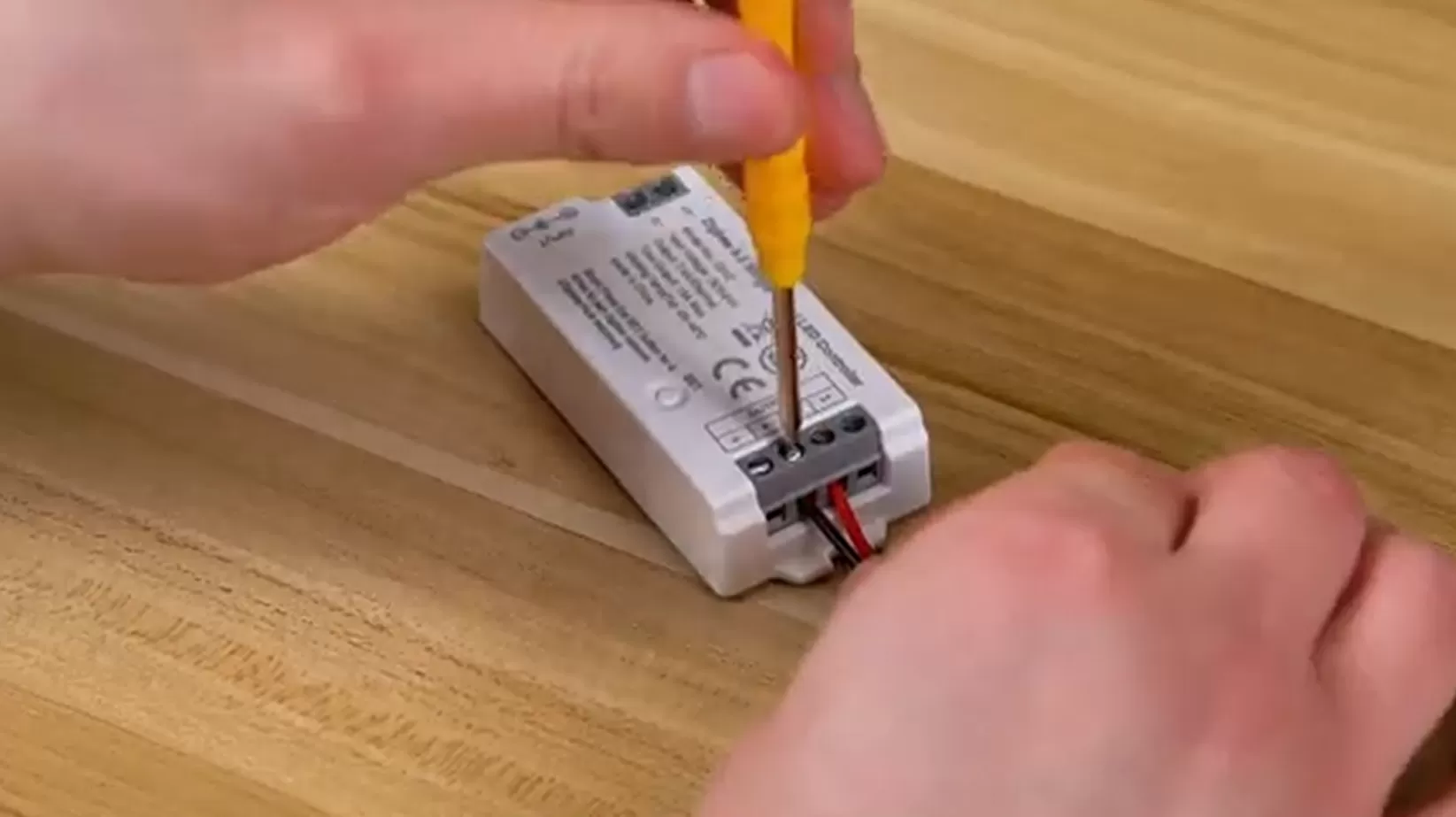 Laimi - How Do We Pair Zigbee Led Controller with Your Led Strips? Lets Check Below Video